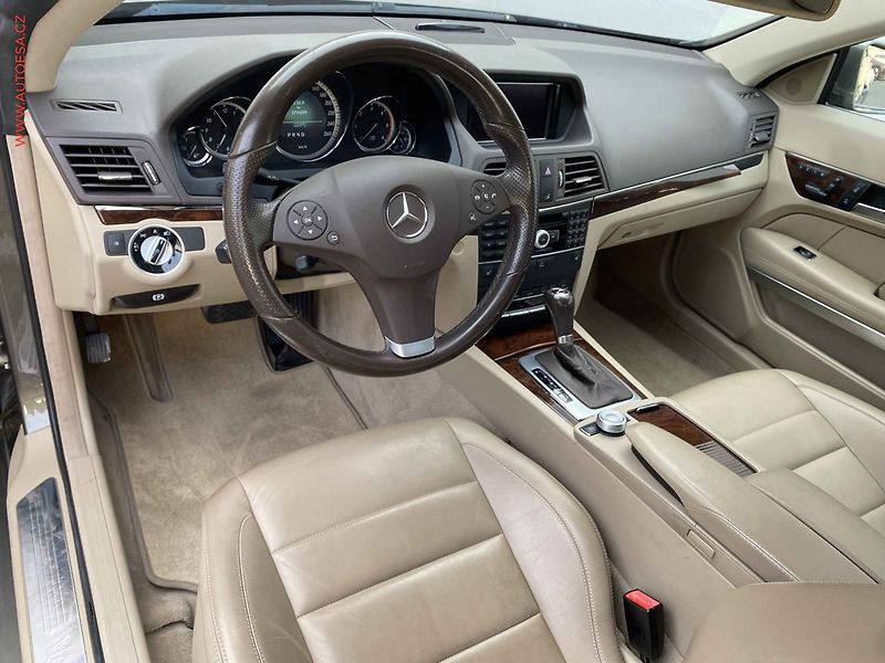 Mercedes-Benz Třídy E (2010) 3.0 CDi E350, Elegance, AT, - fotka 8 z 21