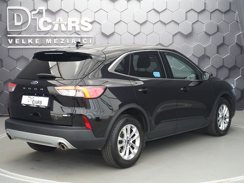 Ford Kuga 110 kw, Titanium, manuál - fotka 2 z 37