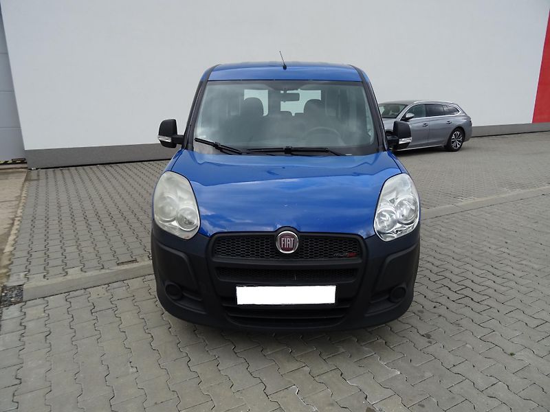 Fiat Dobló (2011) 1.3 JTD 66kw MAN5 - fotka 2 z 24