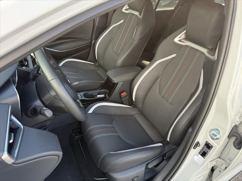 Toyota Corolla 1,8 GR sport - fotka 9 z 19