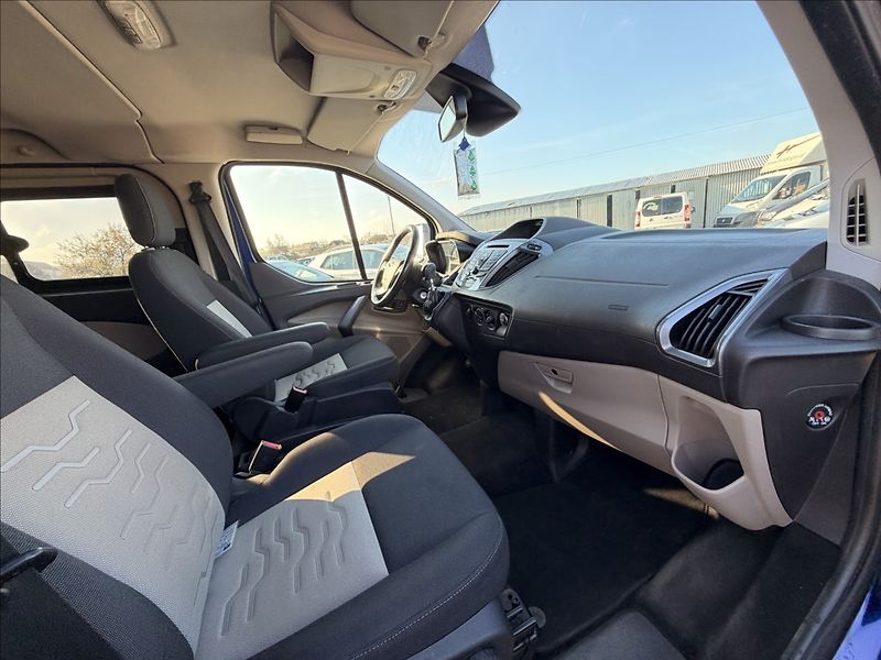 Ford Transit Custom 2,0 125kW 5MÍST WEBASTO DPH TZ - fotka 27 z 30