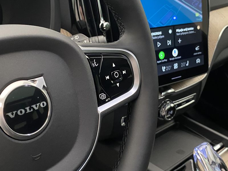 Volvo XC60 T6 AWD RECHARGE DARK PLUS CZ - fotka 21 z 67