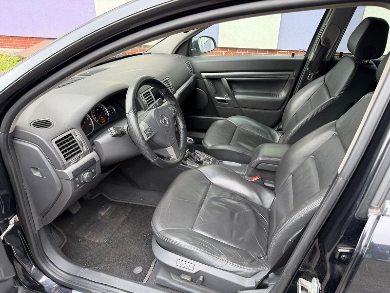 Opel Vectra 1,9 CDTi SW + sada pneumatik  - fotka 10 z 22
