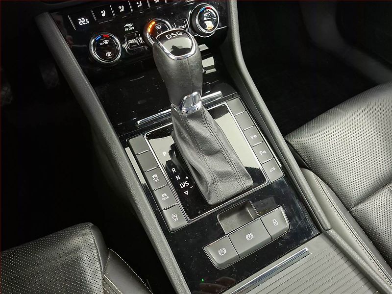 Škoda Superb (2020) Laurin&Klement 2.0 TDI - fotka 16 z 18