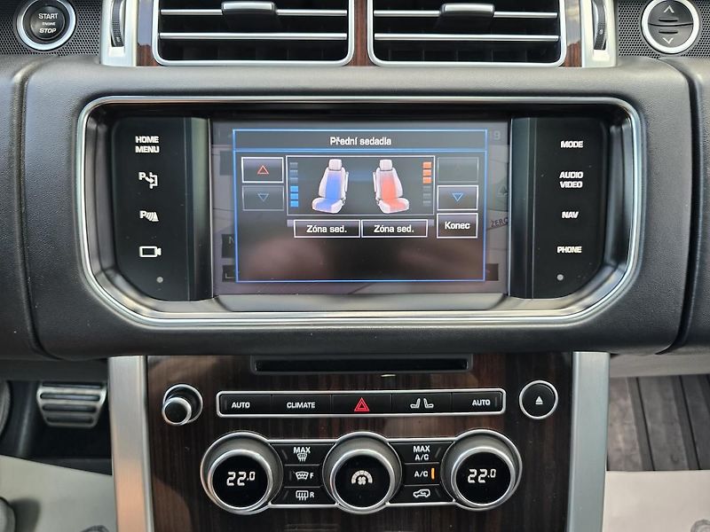 Land Rover Range Rover VOGUE 4,4 V8 250kW 4x4 TAŽNÉ - fotka 24 z 61