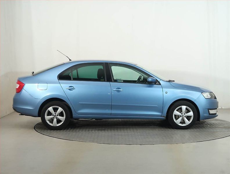 Škoda Rapid (2012) Ambition 1.2 TSI, Serv.kniha - fotka 6 z 13