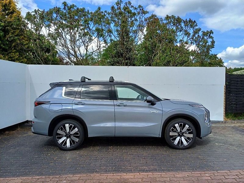 Mitsubishi Outlander Instyle+ 2,4 MIVEC 2xelektromo - fotka 3 z 16