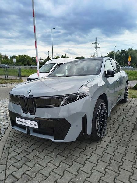 BMW Ostatní 50 xDrive M Sport Pro - fotka 1 z 17