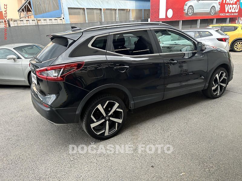Nissan Qashqai (2020) 1.3tce, 2.maj,ČR, servis - fotka 2 z 3