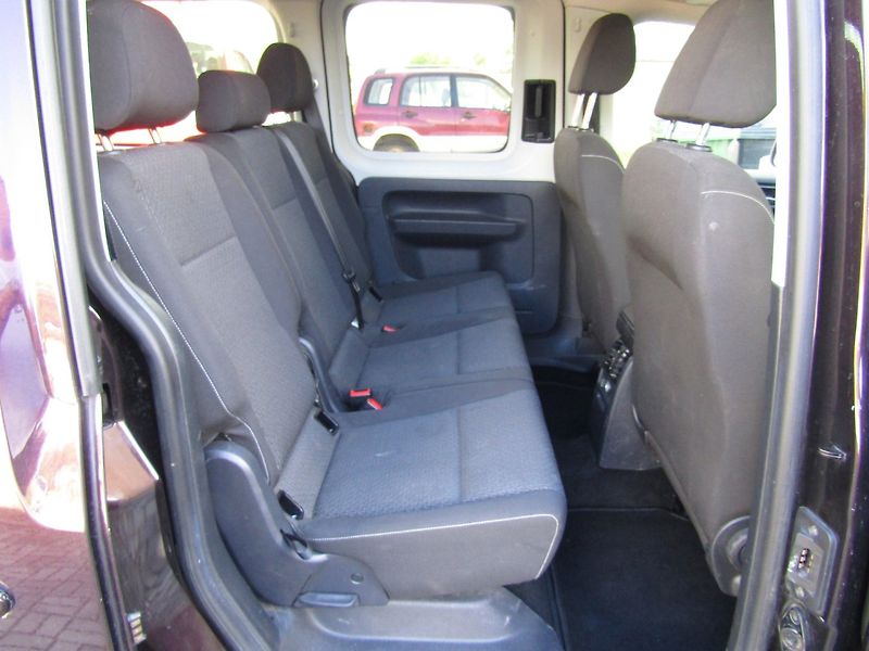 Volkswagen Caddy (2018) MAXI 2.0 TDI 110kW DSG 4X4 - fotka 23 z 36