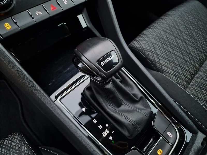 Škoda Karoq 2.0 TDI Style DSG,ČR,1.Maj - fotka 36 z 50
