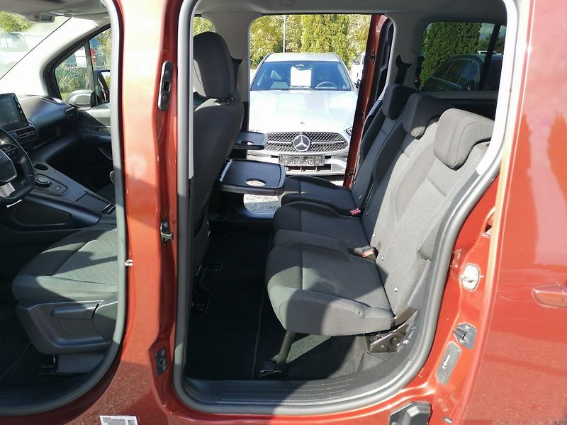 Peugeot Rifter (2020) MAXI 1.2 PureTech Allure EAT8 - fotka 9 z 27