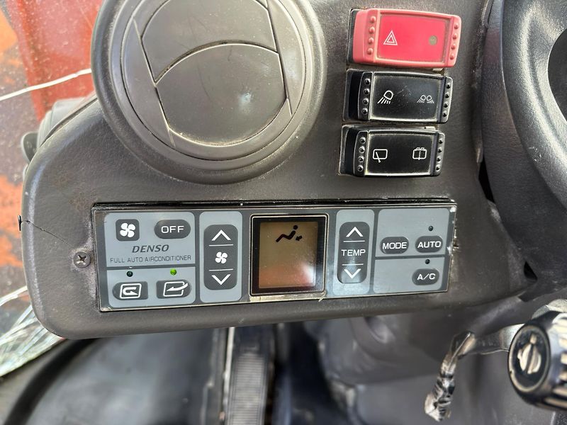 Hitachi (2007) ZW310 - fotka 22 z 31