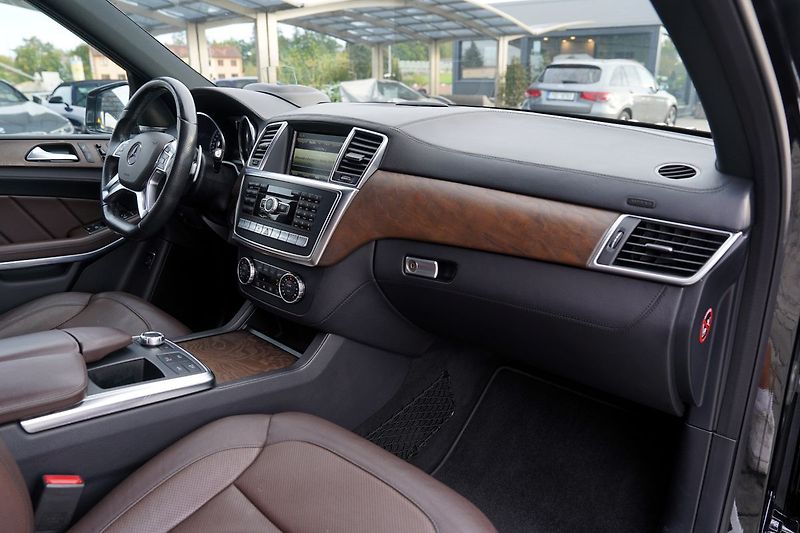 Mercedes-Benz GL 500 V8 AMG/4Matic/NOVÝ MOTOR - fotka 29 z 44