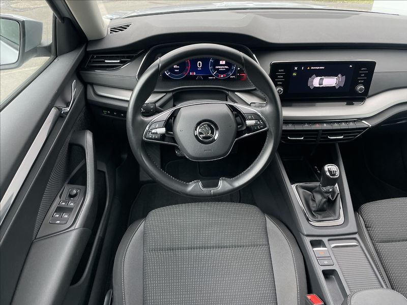 Škoda Octavia 2,0 TDI Combi Ambition Plus KE - fotka 7 z 24