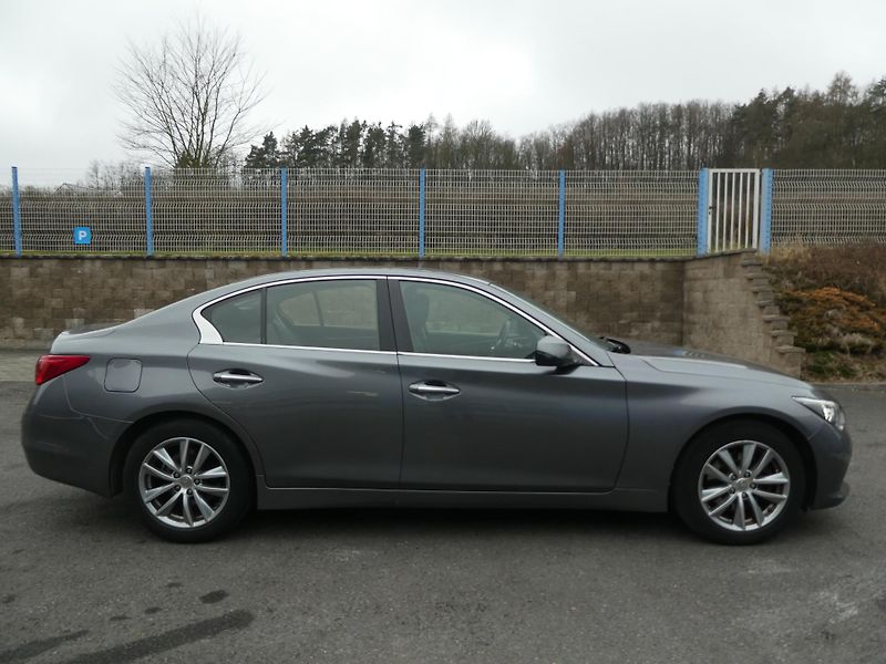 Infiniti Q50 2,2D 125kW automat navigace  - fotka 3 z 17