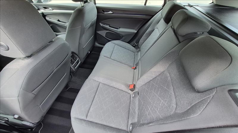 Volkswagen Golf 2,0 TDi DSG Life Tažné DPH - fotka 10 z 22