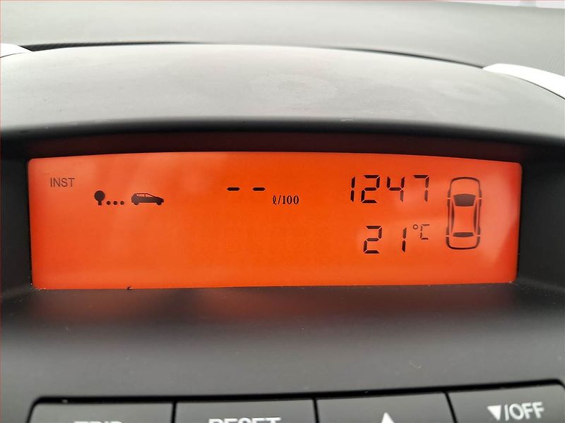 Kia Ceed (2007) LX 1.6 i, Serv.kniha, nová STK - fotka 13 z 17