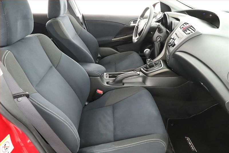 Honda Civic (2014) 1.4 i-VTEC, Tempomat - fotka 7 z 14