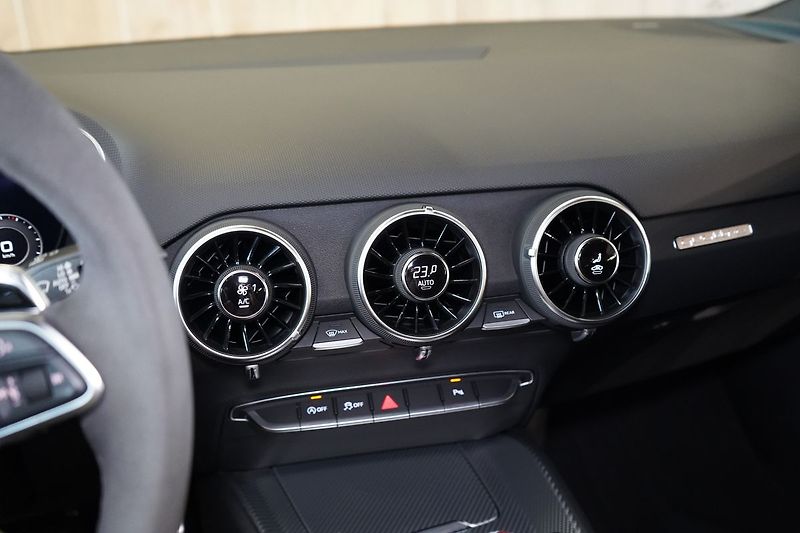 Audi TT RS Quattro, B&O, Matrix LED - fotka 39 z 47