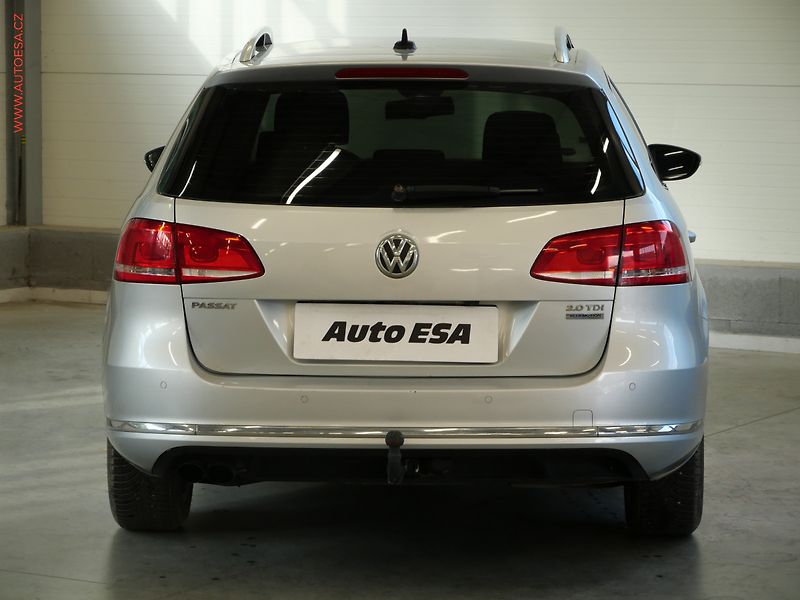 Volkswagen Passat (2012) 2.0 TDi, Comfortline, DSG, TZ - fotka 5 z 21