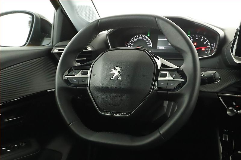 Peugeot 208 (2023) 1.2 PureTech, ČR,1.maj - fotka 8 z 14