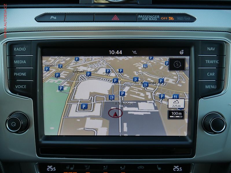 Volkswagen Passat (2015) 2.0TDi, AT, navi, LED - fotka 19 z 26