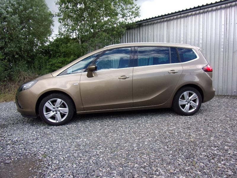 Opel Zafira (2014) 2.0CDTi96kW COSMO 7MÍST NEW ČR - fotka 8 z 10
