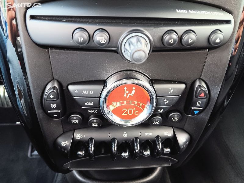 Mini Countryman 2.0D  S WORKS 4X4 - fotka 17 z 26