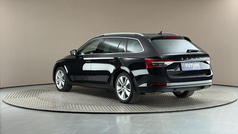 Škoda Superb 2.0 TSI DSG Style Combi - fotka 2 z 30