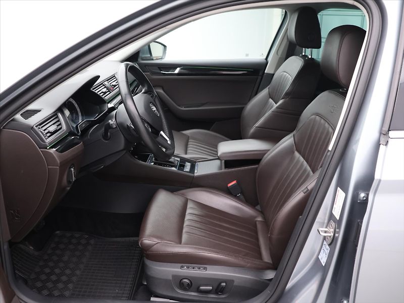 Škoda Superb 2,0 TSI 206kW DSG 4x4 L&K - fotka 12 z 33