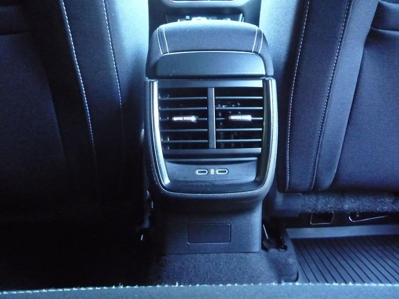 Škoda Kamiq (2025) 1,5TSi 110kW DSG MONTE CARLO - fotka 22 z 25