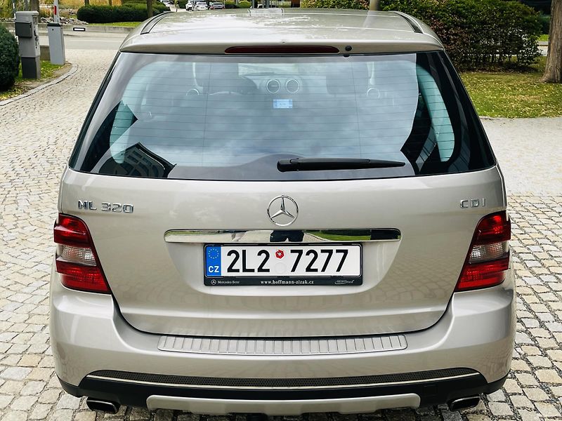 Mercedes-Benz Třídy M 320CDI 165KW 4MATIC TAŽNÉ 3500 - fotka 12 z 42