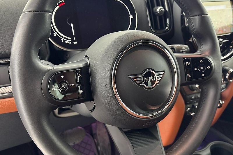 Mini Cooper S ALL4 - fotka 12 z 25