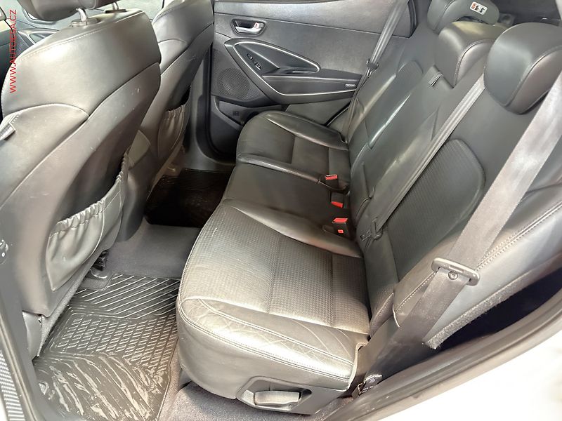 Hyundai Santa Fe (2012) 2.2 CRDi 4x4, Premium - fotka 10 z 18