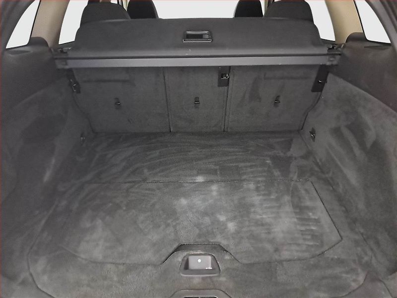 Volvo XC60 (2011) Momentum D4, Navi, Xenony - fotka 14 z 21
