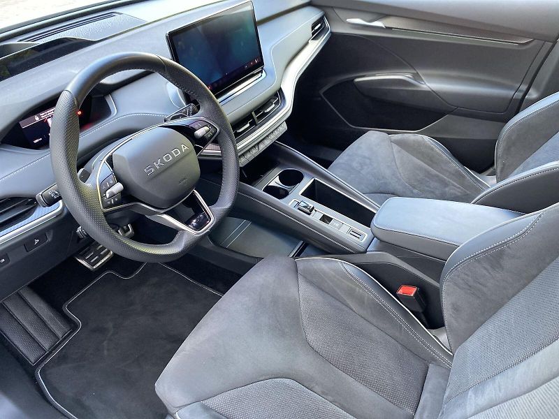 Škoda Enyaq (2025) 85 Sportline - fotka 9 z 38