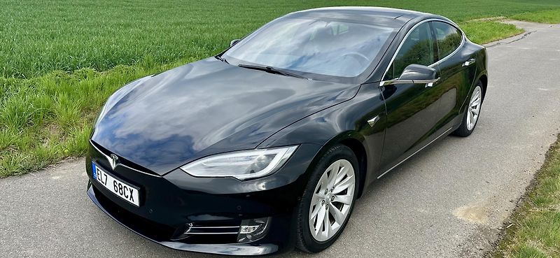 Tesla Model S (2018) - fotka 2 z 26