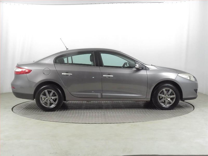 Renault Fluence (2010) 1.6 16V, po STK, udržované - fotka 6 z 17