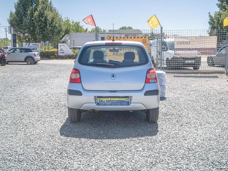 Renault Twingo (2010) 1.2i 55KW – 2x KOLA - fotka 6 z 36
