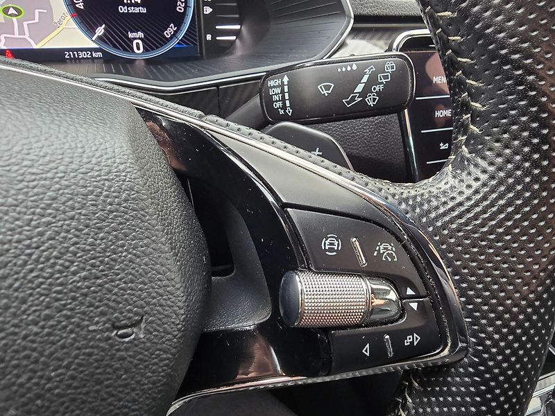 Škoda Superb 1.4TSi 160kW iV Sportline DSG - fotka 36 z 50