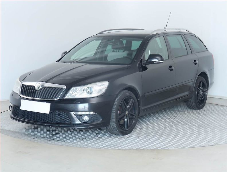 Škoda Octavia (2010) RS 2.0 TDI, Automat, Xenony - fotka 2 z 18