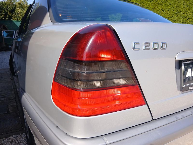 Mercedes-Benz Třídy C 200K 1.MAJ - fotka 29 z 31