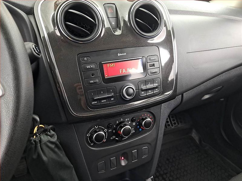 Dacia Logan (2019) 1.0 SCe - fotka 12 z 15