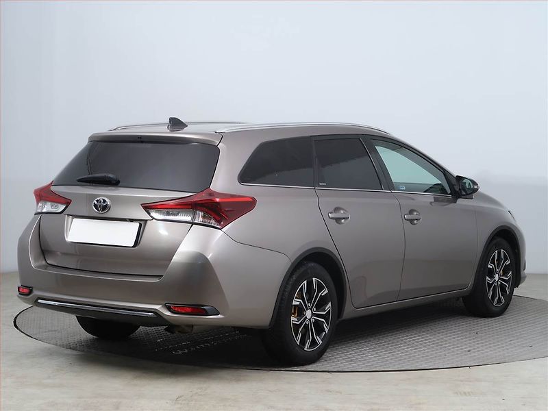 Toyota Auris (2015) 1.2 Ti, Serv.kniha, Tempomat - fotka 5 z 14