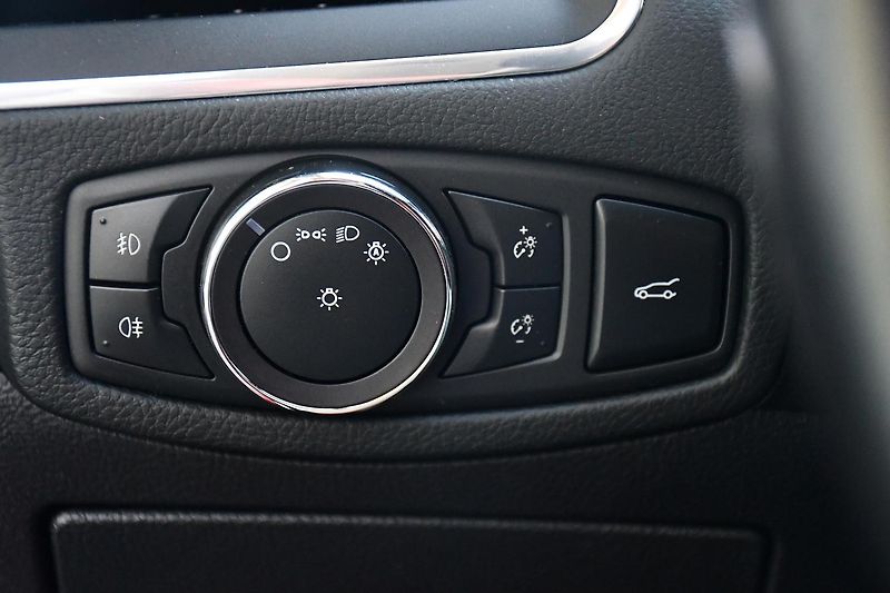 Ford S-MAX 2,0TDCi ČR 1.MAJITEL 140KW AT - fotka 27 z 53