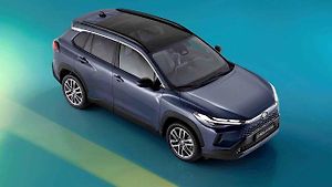 Nejbližší novinkou je vylepšená Toyota Corolla Cross.