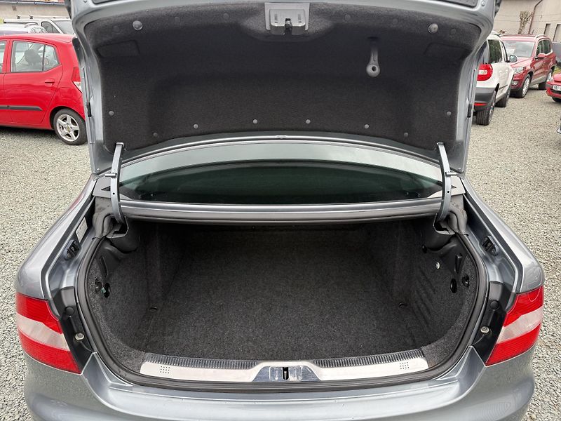 Škoda Superb 1.4 TSI AMBITION - fotka 13 z 14