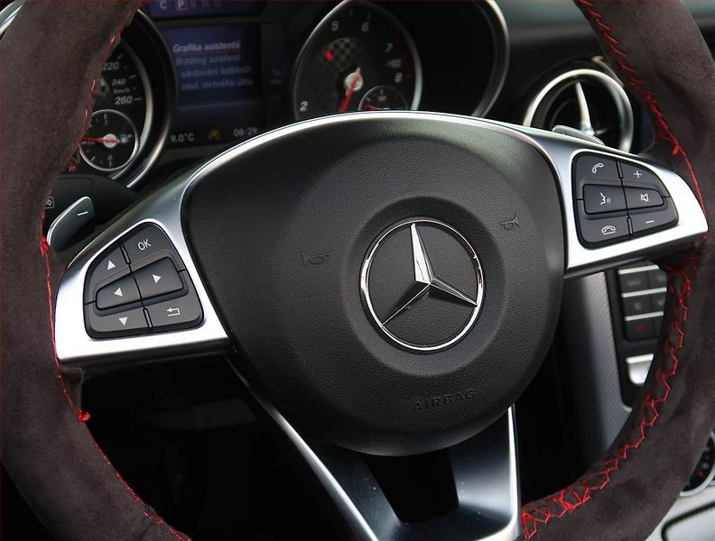 Mercedes-Benz SLC (2019) 300, Automat,180KW,Full Led - fotka 23 z 23