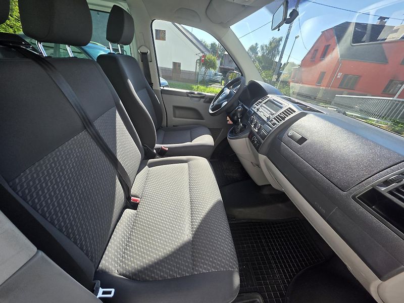 Volkswagen Transporter (2011) 2.0TDI 9MIST - fotka 9 z 17